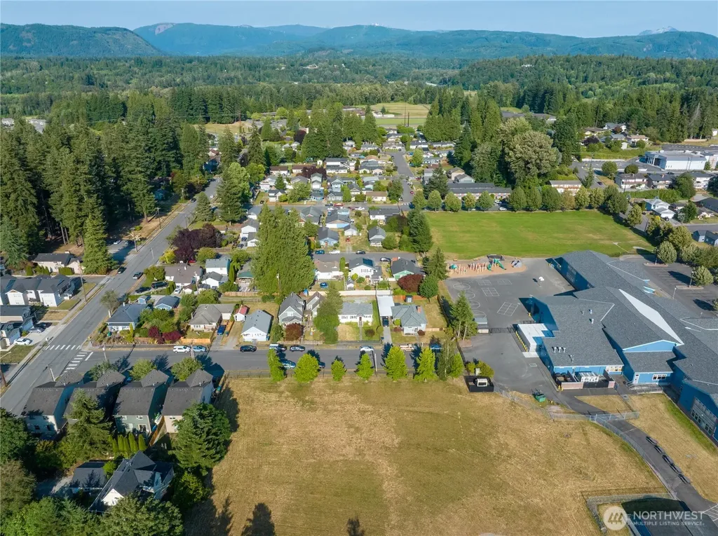 407 N Gifford Avenue Arlington WA 98223
