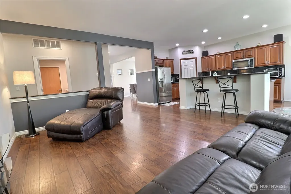 9619 S 237th Place Kent WA 98031