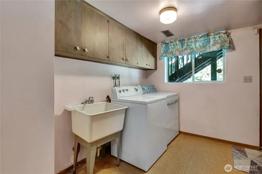 3221 57th Street E Tacoma WA 98443
