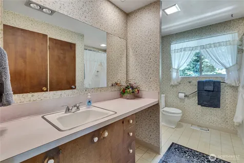 3221 57th Street E Tacoma WA 98443