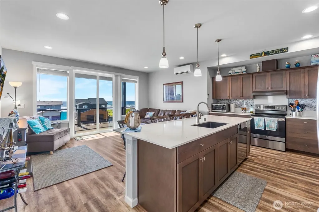 412 Dune Crest Drive Westport WA 98595