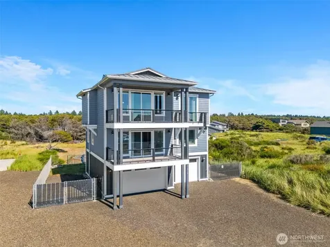 412 Dune Crest Drive Westport WA 98595