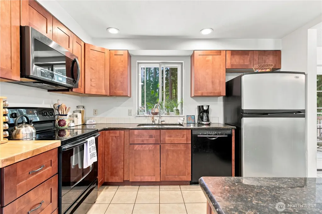 3366 SE Summer Place Port Orchard WA 98366