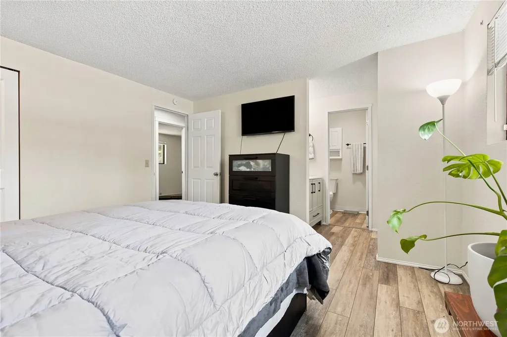 3366 SE Summer Place Port Orchard WA 98366