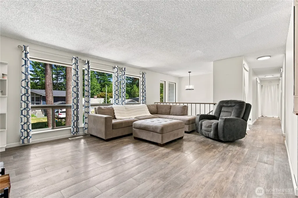 3366 SE Summer Place Port Orchard WA 98366