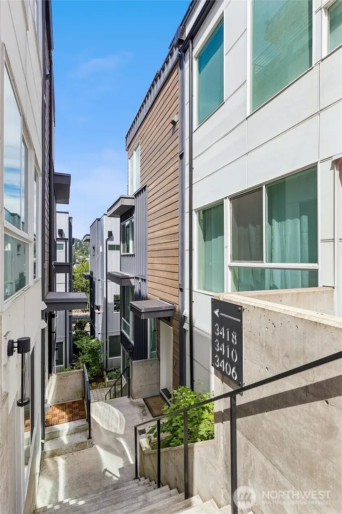 3416 15th Ave W Seattle WA 98119