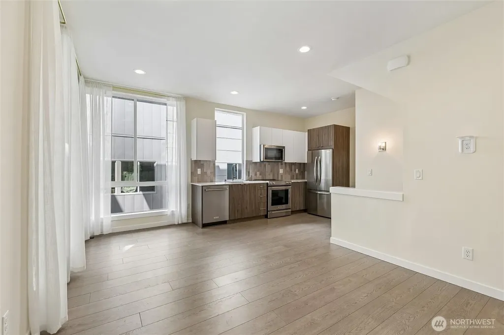 3416 15th Ave W Seattle WA 98119