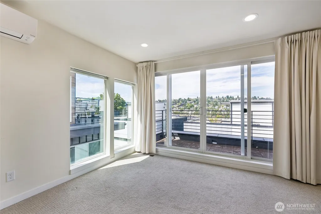 3416 15th Ave W Seattle WA 98119