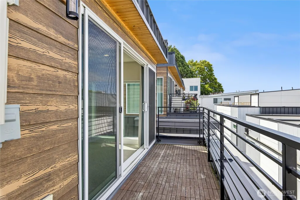 3416 15th Ave W Seattle WA 98119
