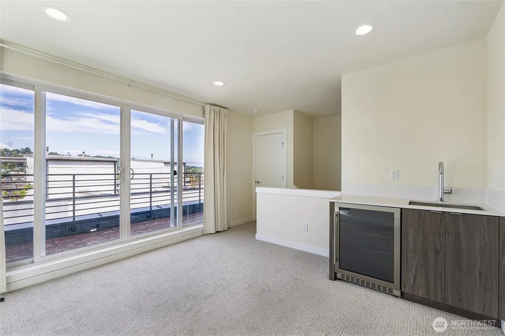 3416 15th Ave W Seattle WA 98119