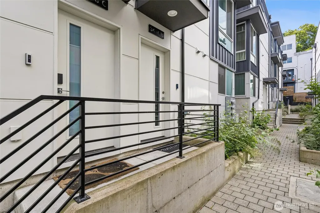 3416 15th Ave W Seattle WA 98119