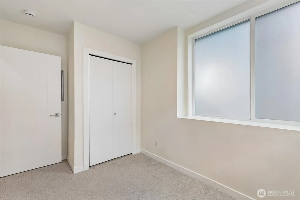 3416 15th Ave W Seattle WA 98119