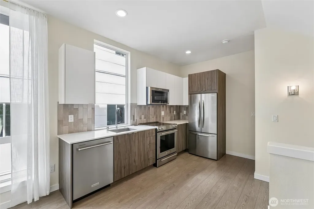 3416 15th Ave W Seattle WA 98119