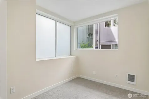 3416 15th Ave W Seattle WA 98119