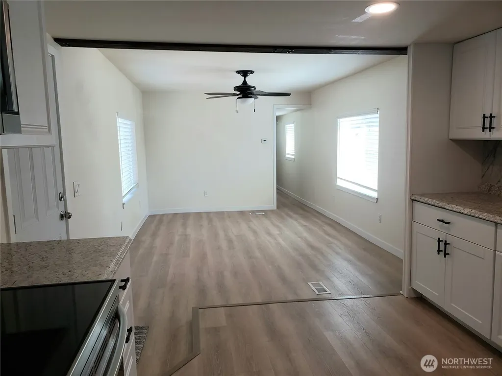 31108 3rd Avenue Black Diamond WA 98010