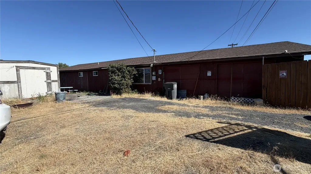 2745 NE Westshore Drive Moses Lake WA 98837