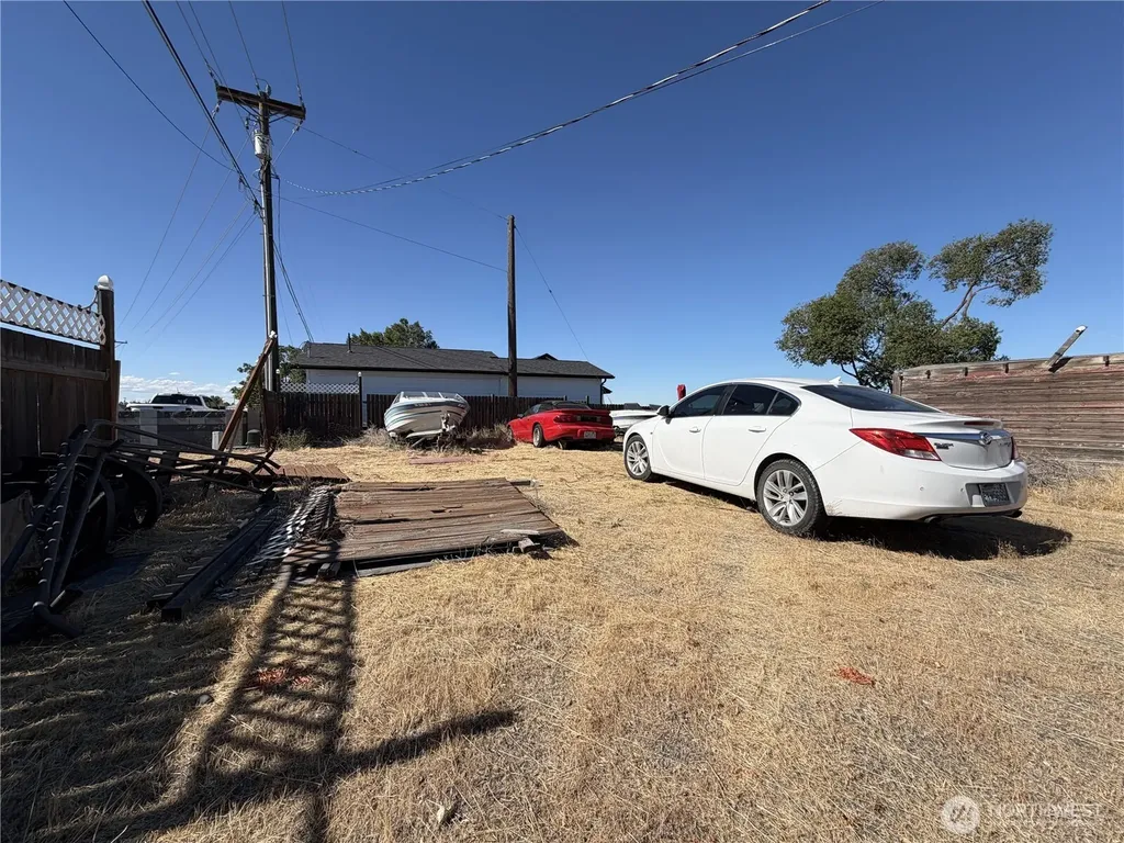 2745 NE Westshore Drive Moses Lake WA 98837