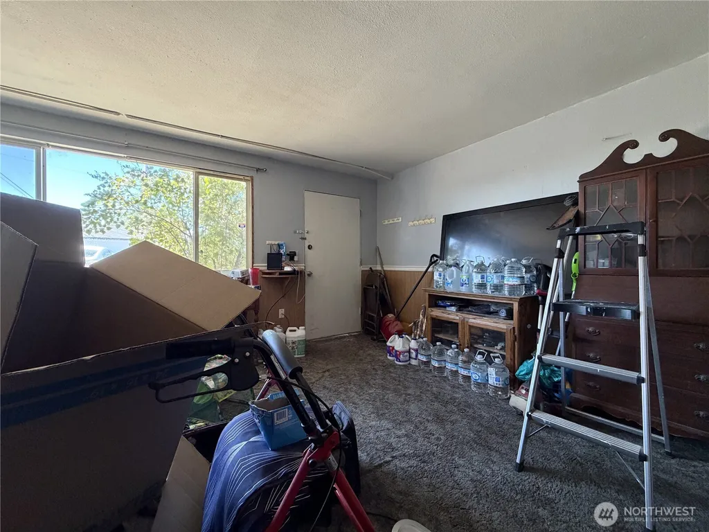 2745 NE Westshore Drive Moses Lake WA 98837