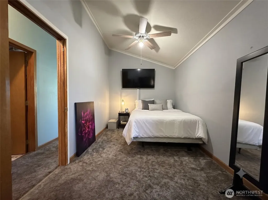 2745 NE Westshore Drive Moses Lake WA 98837