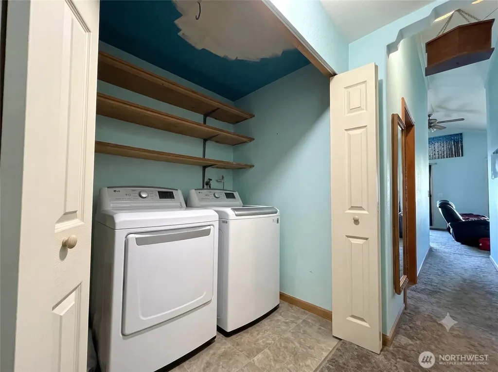 2745 NE Westshore Drive Moses Lake WA 98837
