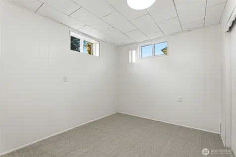 924 E 57th Street Tacoma WA 98404