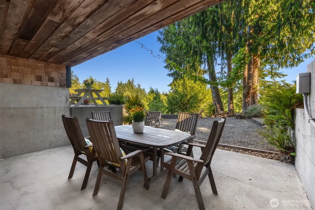 5250 NE See Forever Lane Poulsbo WA 98370