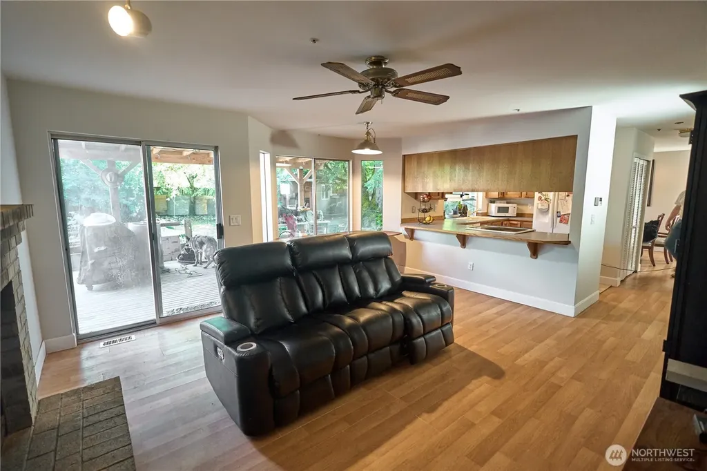 22023 SE 266th Place Maple Valley WA 98038