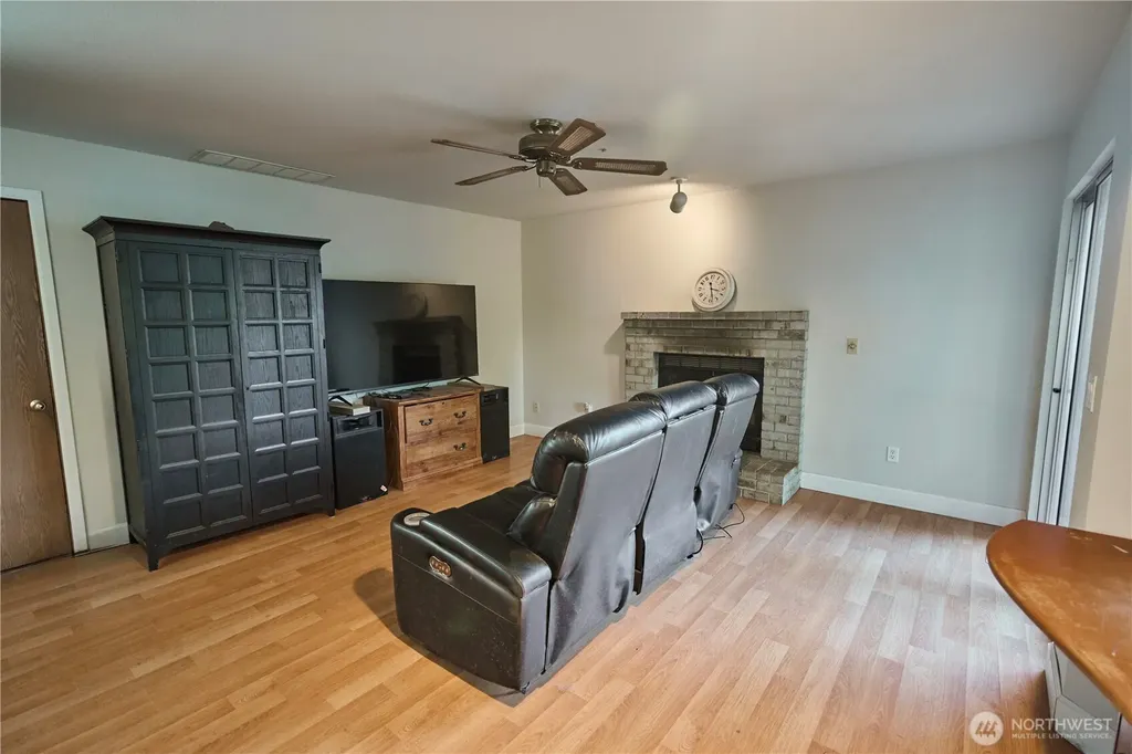 22023 SE 266th Place Maple Valley WA 98038