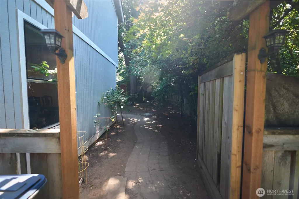 22023 SE 266th Place Maple Valley WA 98038