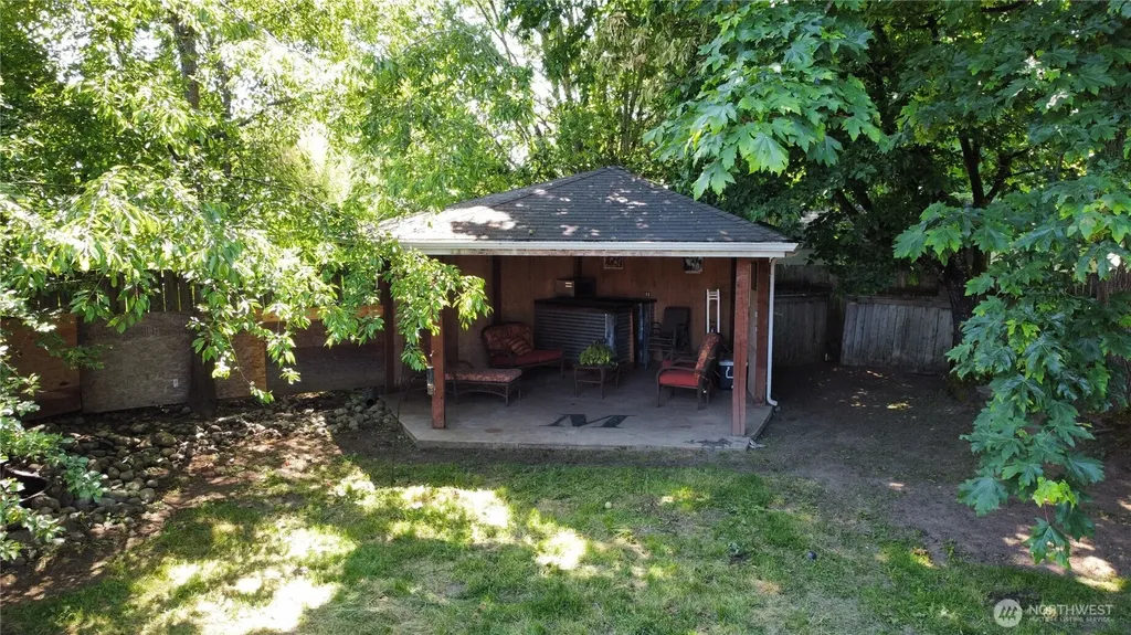 22023 SE 266th Place Maple Valley WA 98038