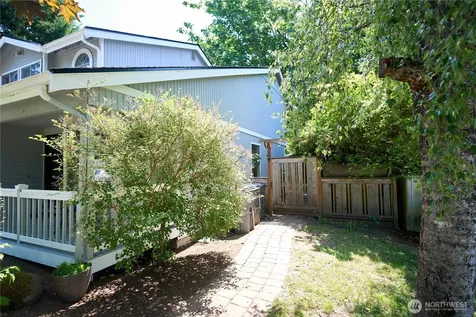22023 SE 266th Place Maple Valley WA 98038