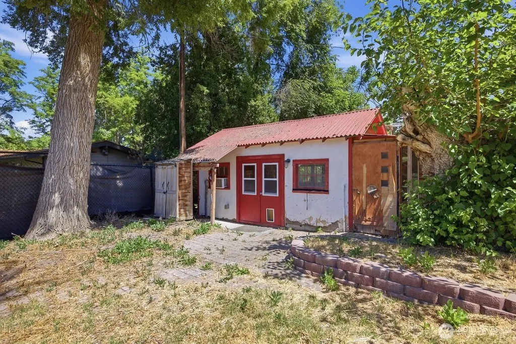 76704 N Yakima River Road West Richland WA 99353