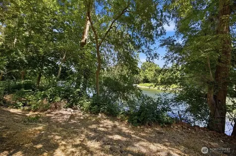 76704 N Yakima River Road West Richland WA 99353