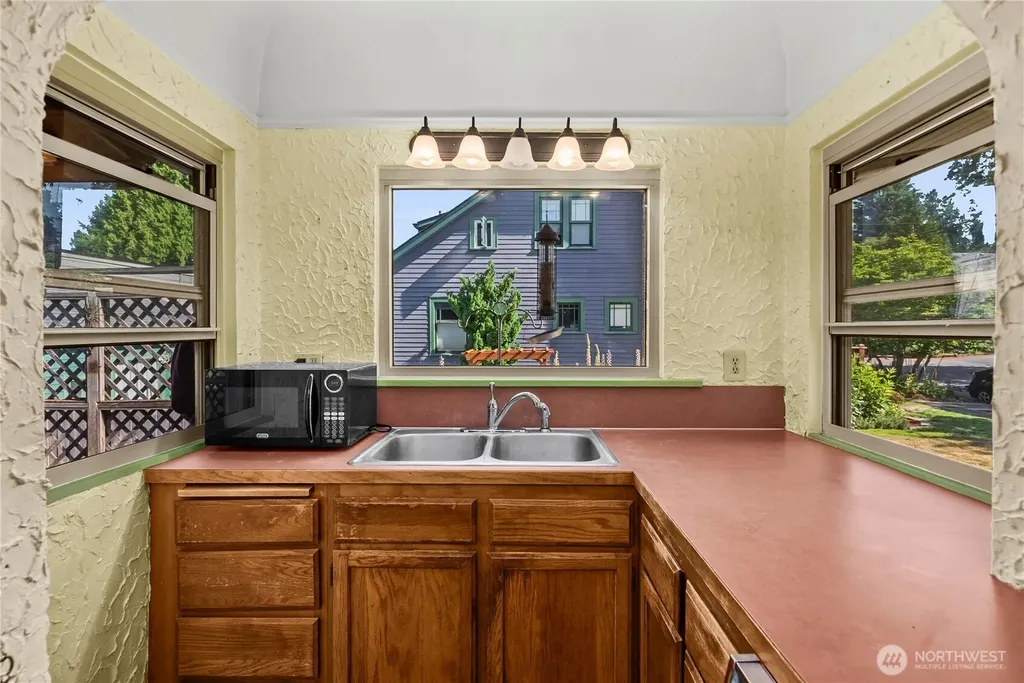231 Central Street NE Olympia WA 98506