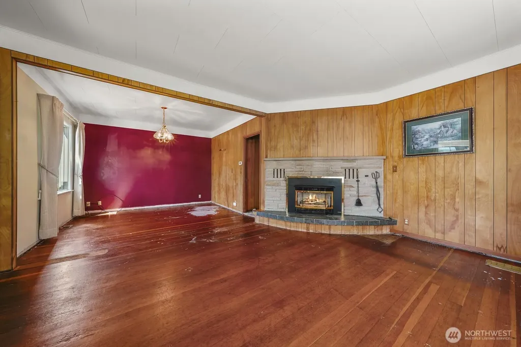 7528 33rd Avenue NW Seattle WA 98117