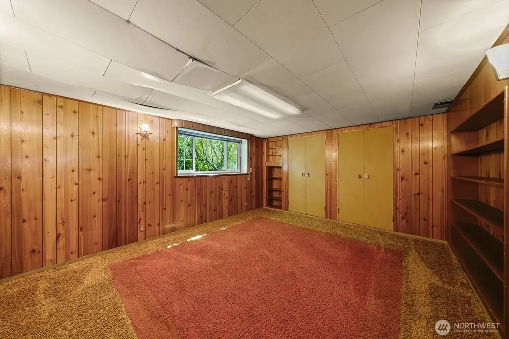 7528 33rd Avenue NW Seattle WA 98117
