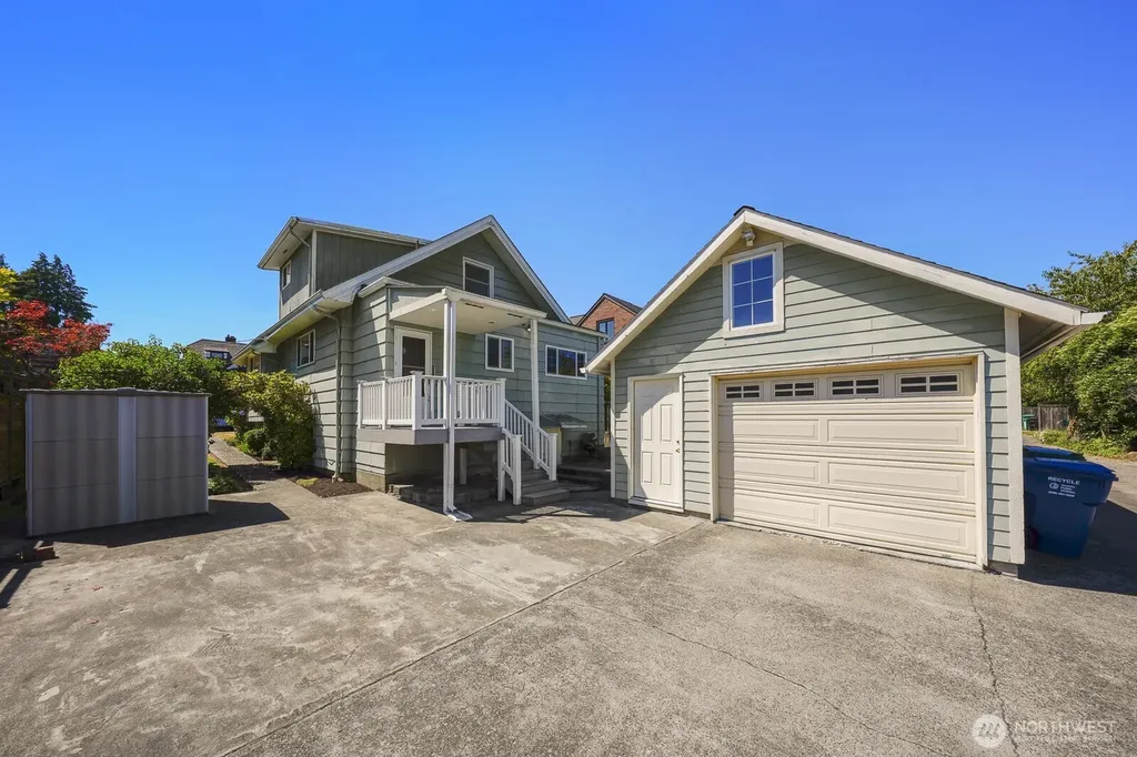 7528 33rd Avenue NW Seattle WA 98117