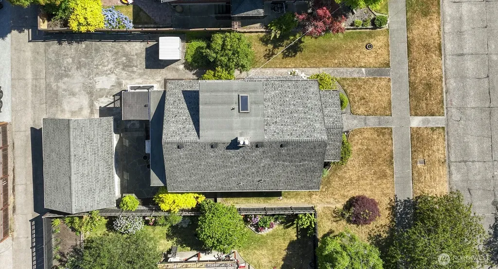7528 33rd Avenue NW Seattle WA 98117