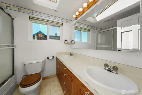 7528 33rd Avenue NW Seattle WA 98117