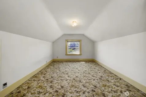7528 33rd Avenue NW Seattle WA 98117