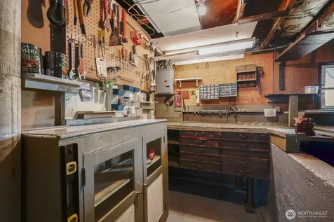7528 33rd Avenue NW Seattle WA 98117