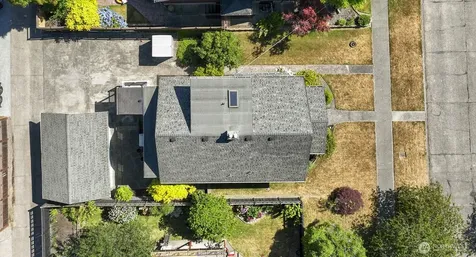 7528 33rd Avenue NW Seattle WA 98117