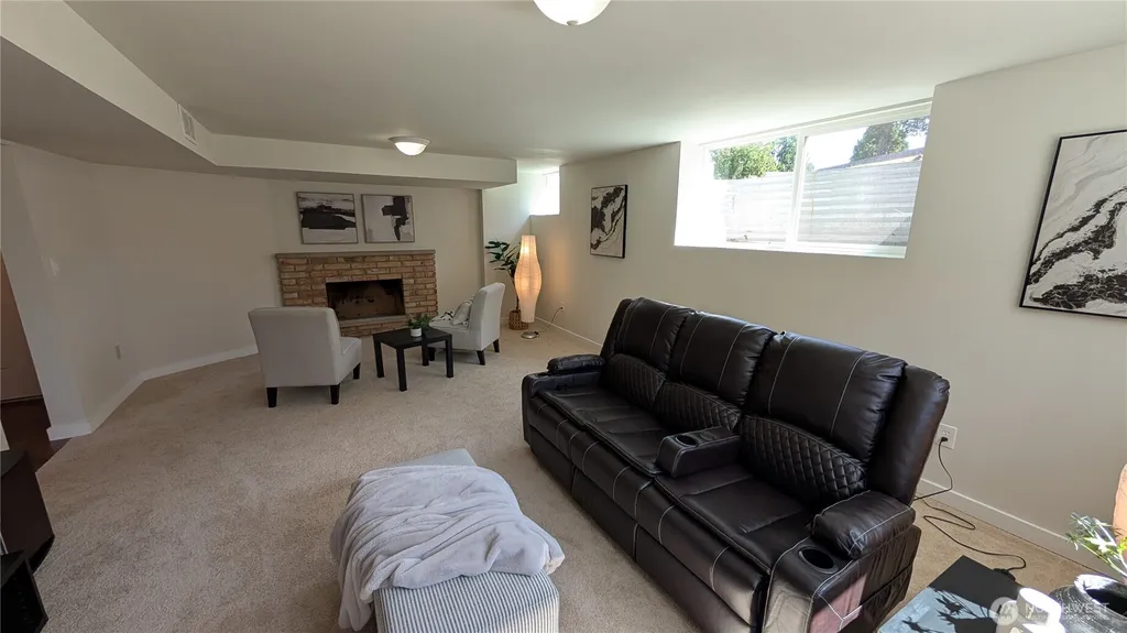 21020 98th Avenue S Kent WA 98031