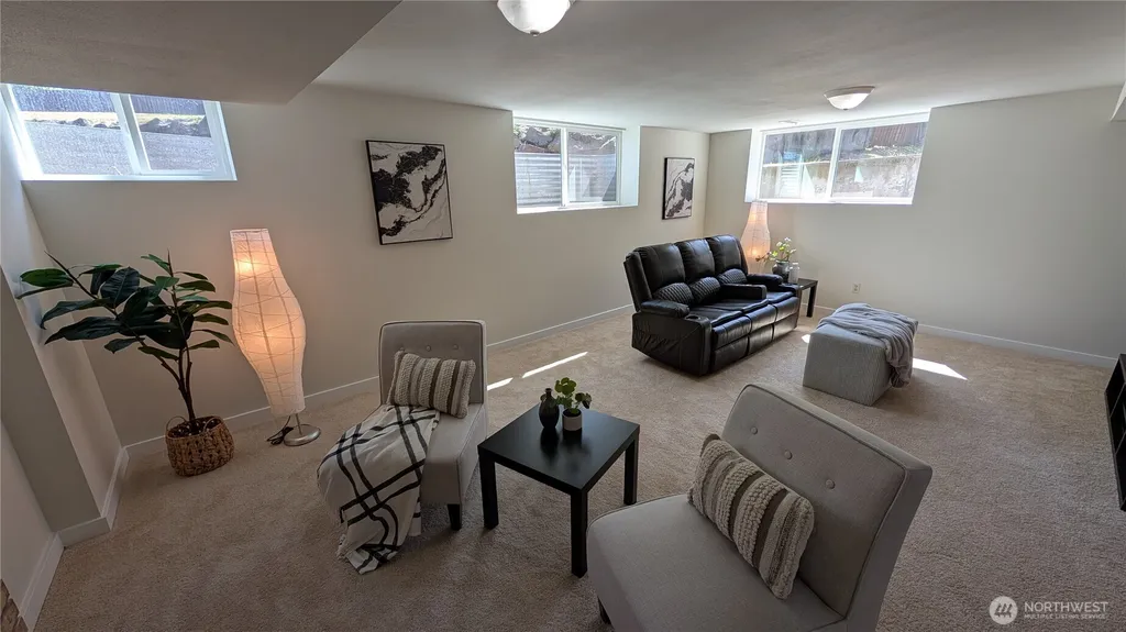 21020 98th Avenue S Kent WA 98031