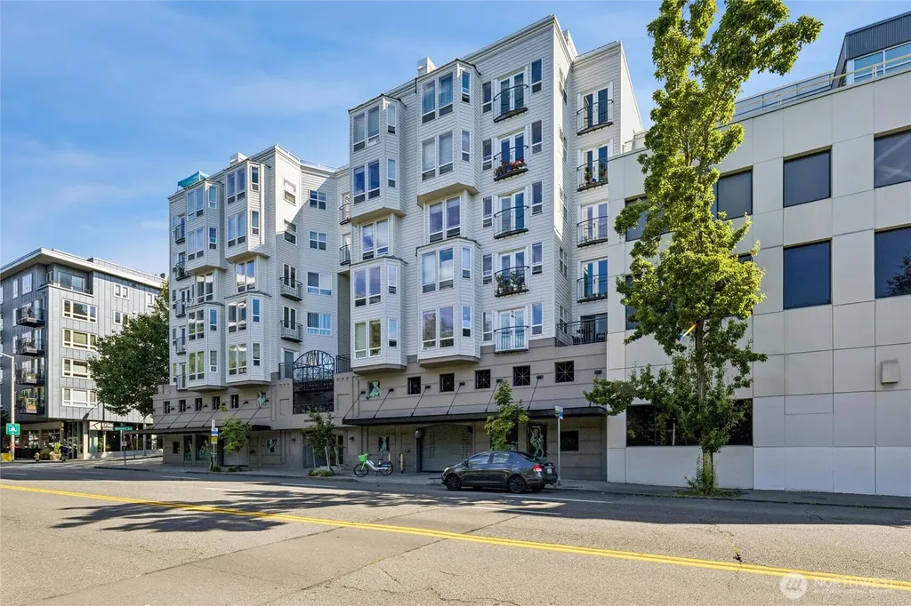 3028 Western Avenue Seattle WA 98121
