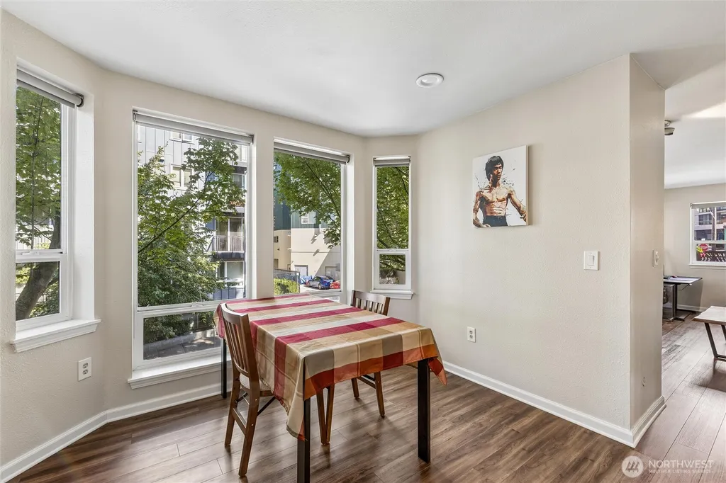 3028 Western Avenue Seattle WA 98121
