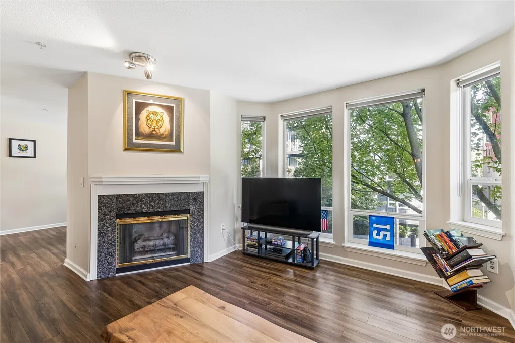 3028 Western Avenue Seattle WA 98121