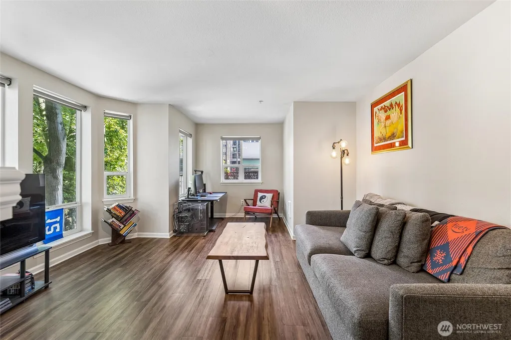3028 Western Avenue Seattle WA 98121