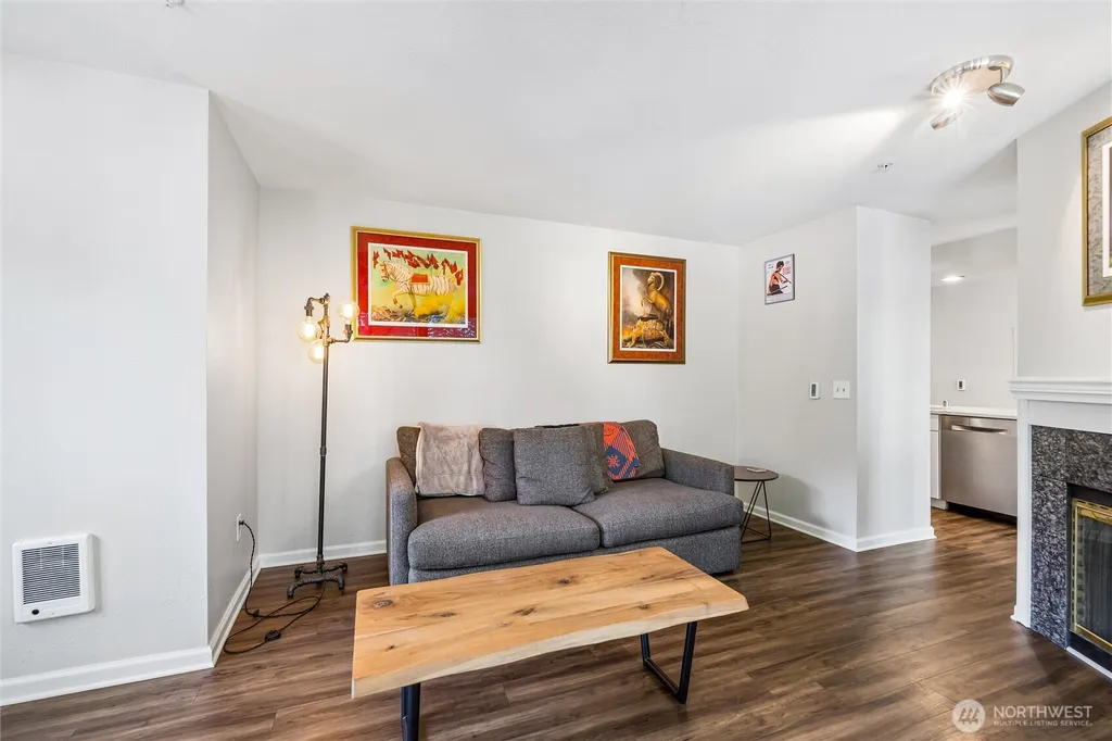 3028 Western Avenue Seattle WA 98121