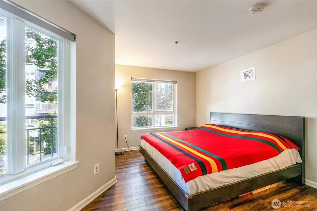 3028 Western Avenue Seattle WA 98121